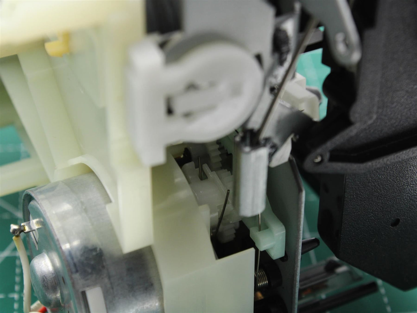 Drivkugghjul för spolning (framåt/bakåt) dubbla kassettbandspelare – Sony TC-H5900